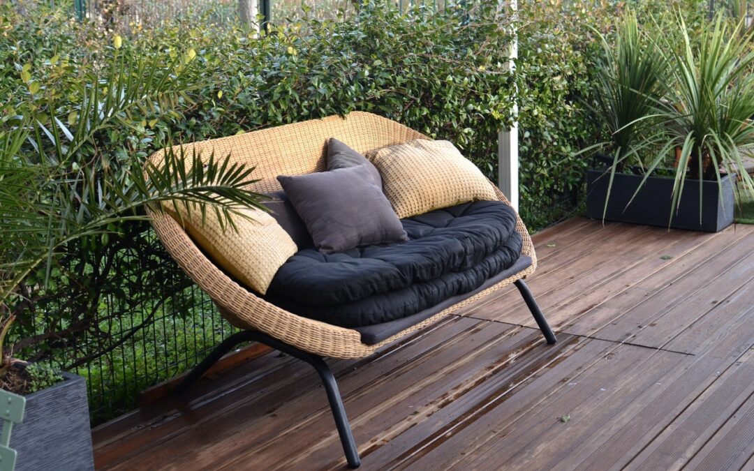 Hoe kies je de juiste lounge set voor in de tuin?