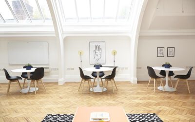 Schommelen boven het terras zonder een boom in de tuin